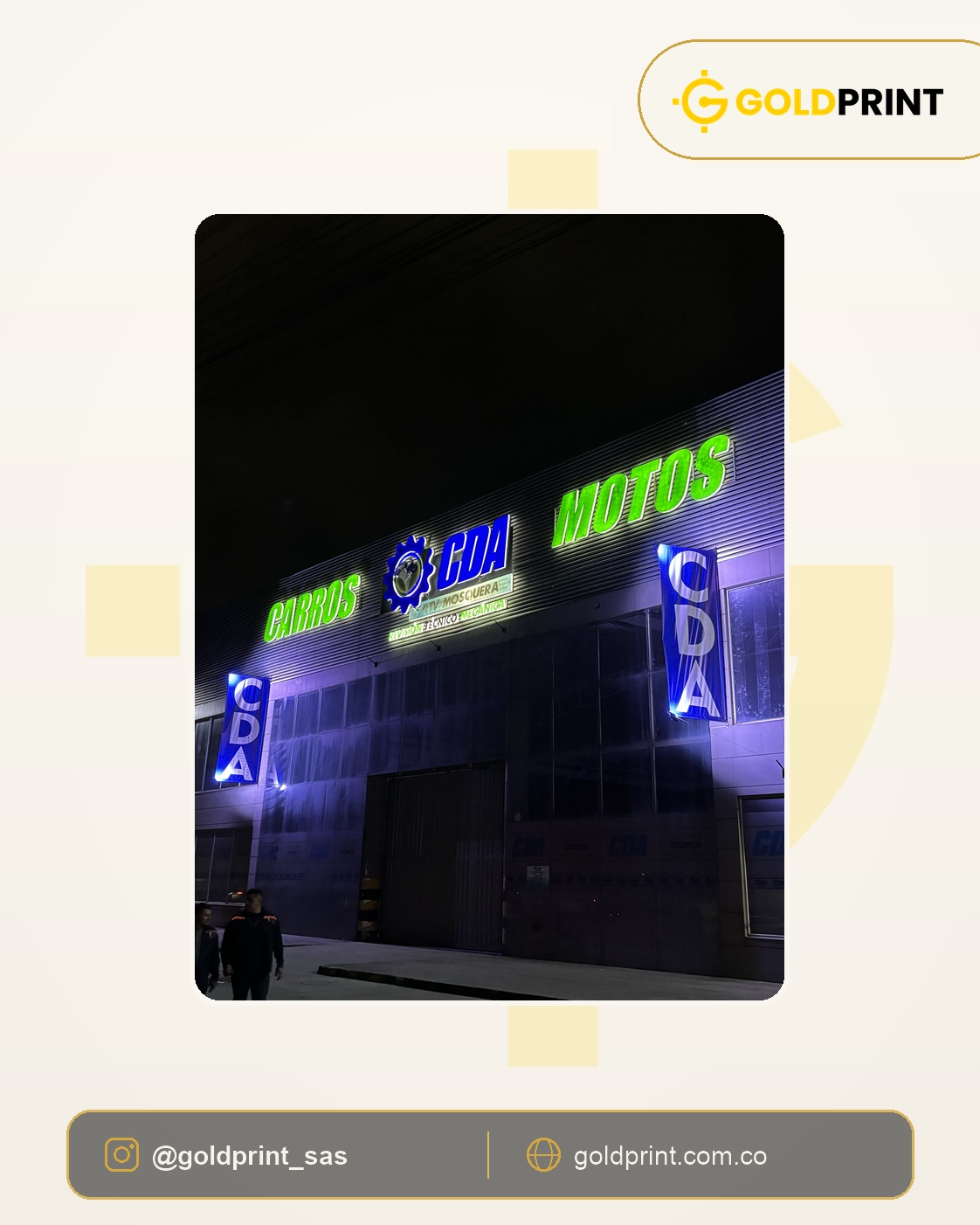 Aviso exterior iluminado del CDA Carros y Motos